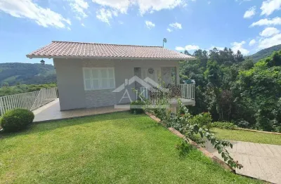 Casa com amplo terreno e 3 quartos à venda em picada café na serra gaúcha