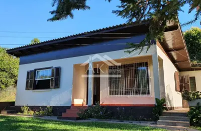 Casa com amplo pátio e 3 quartos à venda em picada café, na serra gaúcha