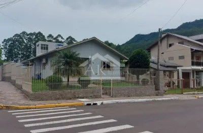 Casa em terreno de esquina, na cidade de picada café na serra gaúcha