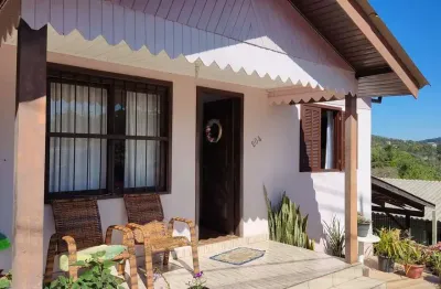 Casa com dois quartos à venda, em nova petrópolis, na serra gaúcha
