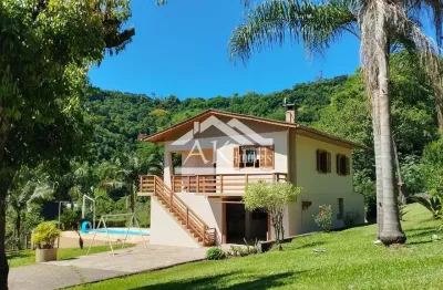 Excelente casa de alvenaria com quatro dormitórios em picada café na serra gaúcha