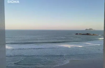 Apartamento localizado na praia das pitangueiras, 3 dormitórios sendo 1 suíte, 130 m² de área útil, frente ao mar.
