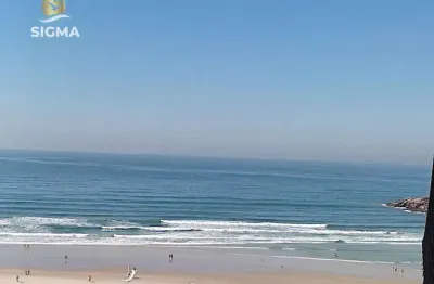 Apartamento localizado na praia das pitangueiras, 3 dormitórios sendo 1 suíte, 120 m² de área útil, vista para o mar, reformado .