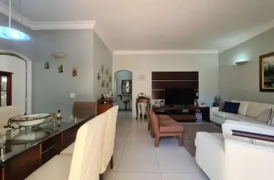 Apartamento com 2 quartos sendo 1 suíte à venda na praia das pitangueiras - guarujá/sp.