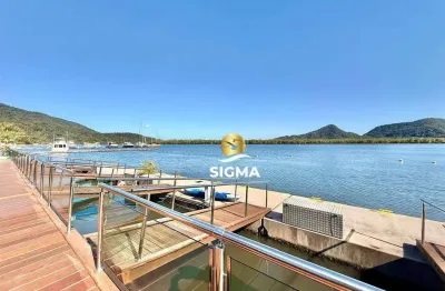 Casa com 5 suítes sendo 2 térrea à venda, 250 m² por r$ 3.900.000 - marina del rey - guarujá/sp.