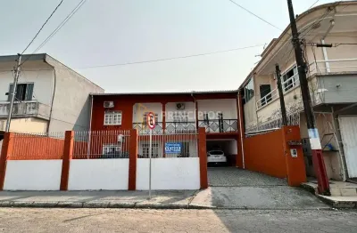 Sobrado com 6 dormitórios à venda, 260 m² por r$ 890.000 - centro - navegantes/sc