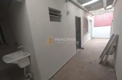Casa com 2 quartos para alugar na Rua Luiz Martins, Centro, Navegantes