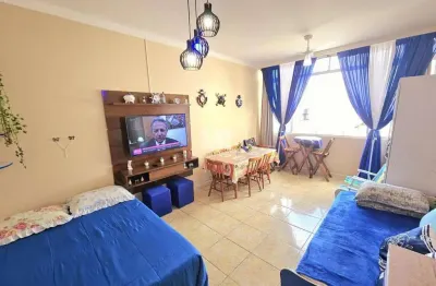 Apartamento estilo flat localizado à 30 metros da praia
