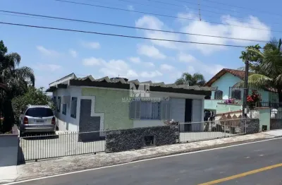 Casa muito bem localizada - centro da cidade - barra velha - sc