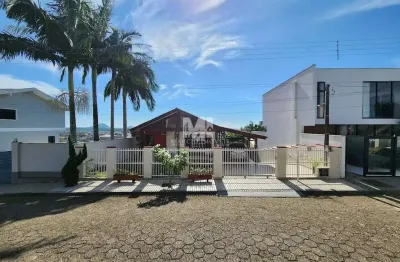 Casa com 3 quartos à venda na Rua Tito Chrostowski Gornicki, 216, Centro, Barra Velha