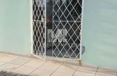 Kitnet mobiliada para locação anual – apenas 150m da praia do tabuleiro!