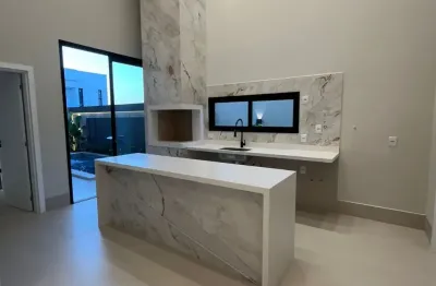 Casa no belvedere ii, com 3 suítes,  persianas e portas automatizadas!