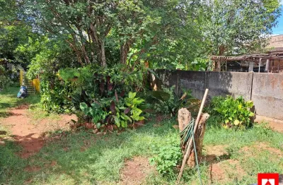 Terreno à venda no bairro cidade jardim em americana.
