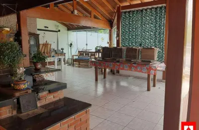 Chácara à venda no condomínio morro alto em limeira.