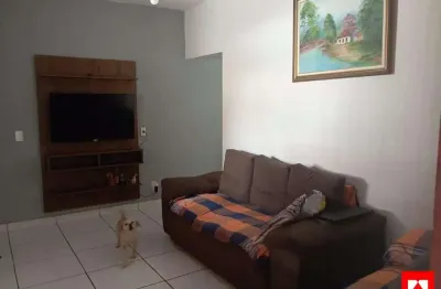 Casa à venda no parque das nações em americana com 2 quartos e 2 vagas de garagem.