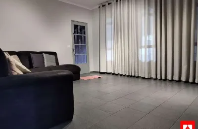 Casa com salão comercial à venda no jardim vista alegre em santa bárbara d'oeste com 3 quartos.