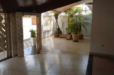 Casa à venda no planalto do sol ii em santa bárbara d'oeste com 3 quartos (1 suíte) e 4 vagas de garagem.