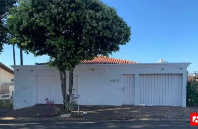 Casa ampla à venda na vila brasil em santa bárbara d'oeste com 3 quartos (1 suíte) e 6 vagas de garagem
