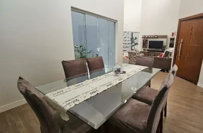 Casa ampla à venda no jardim flamboyant – conforto, sofisticação e localização privilegiada!
