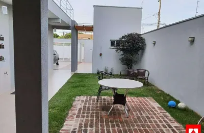 Sobrado amplo à venda no residencial são francisco, em santa bárbara d'oeste