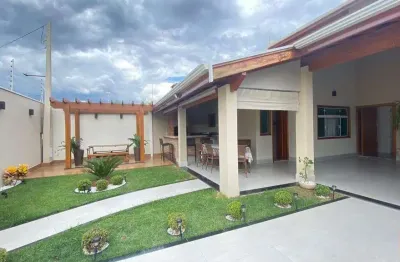 Casa à venda no jardim maria helena em nova odessa com 3 quartos (1 suíte) e 5 vagas de garagem