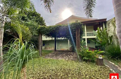 Casa ampla à venda no jardim bela vista, americana com 3 quartos (1 suíte) e 3 vagas de garagem