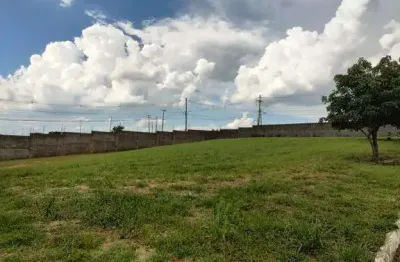 Terreno à venda no condomínio fazenda santa lúcia em americana