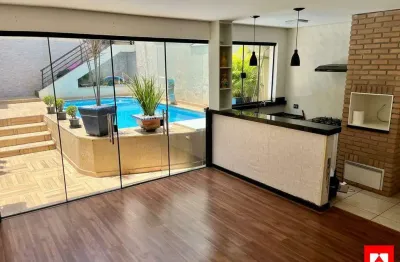 Casa à venda no bairro santa cruz em americana com 3 quartos (1 suíte) e 4 vagas de garagem