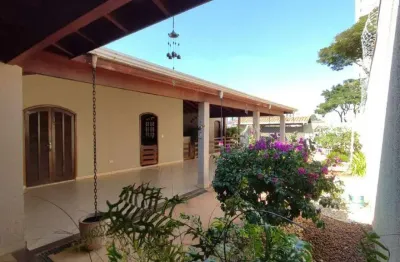 Casa estilo chácara à venda no Bairro São José em Americana com 2 quartos (1 suíte) e 6 vagas de garagem