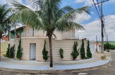 Casa à venda no parque novo mundo em amereicana. casa com 3 quartos (1 suite) e 3 vagas de garagem.