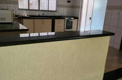 Casa à venda no jardim dona regina em santa bárbara d'oeste com 3 quartos (1 suíte) e 4 vagas de garagem