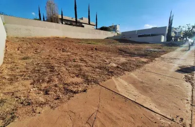 Terreno à venda no condomínio residencial villagio em americana com 900 m²