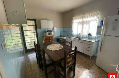 Casa à venda com 2 quartos e 2 vagas na Vila Boldrin em Americana