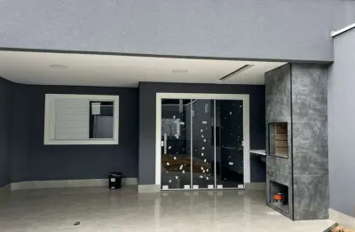 Casa à venda com 2 quartos (1 suíte) e 3 vagas no Jardim São Paulo em Americana