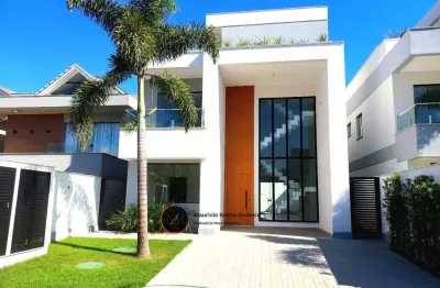 Imperdível! casa de luxo em condomínio no recreio dos bandeirantes, rio de janeiro - 5 quartos, 4 suítes, 2 salas, 2 banheiros, 4 vagas de garagem, 391,52 m².
