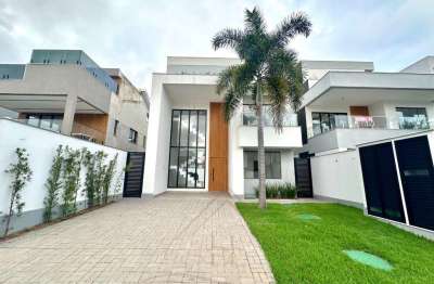 Imperdível! Casa de luxo em condomínio no Recreio dos Bandeirantes, Rio de Janeiro - 5 quartos, 4 suítes, 2 salas, 2 banheiros, 4 vagas de garagem, 391,52 m².