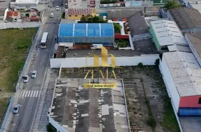 Predio comercial com 5559,77m2 de área total, construidos 747,22 + 2519,22