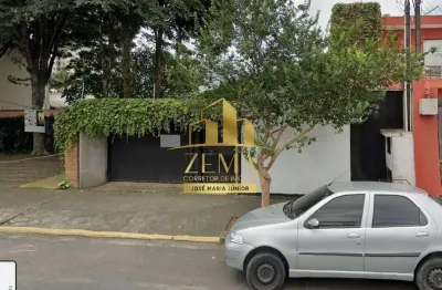 Sobrado para fins comerciais, 450 m2, localização privilegiada.