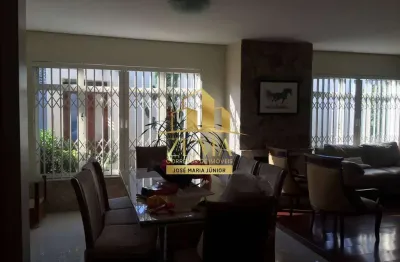 Casa térrea em 450m2, constr. 205,75m2, esquina, corredor comercial