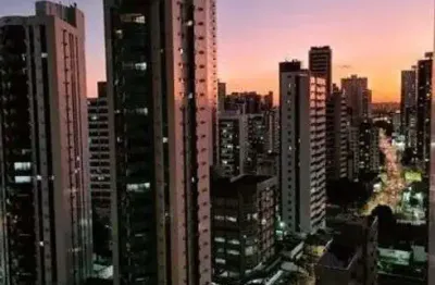 Recém reformado, 1 quarto amplo com 43m2. andar alto! lindo!!