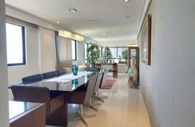 Apartamento para venda tem 270 metros quadrados com 4 quartos