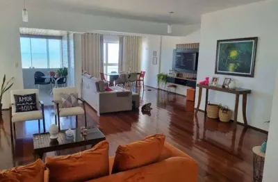 Apartamento para venda tem 220 metros quadrados com 4 quartos