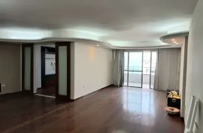 Apartamento para aluguel e venda possui 200 metros quadrados com 4 quartos