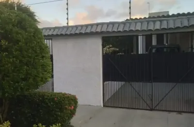 Imóvel para venda possui 250 metros quadrados com 4 quartos