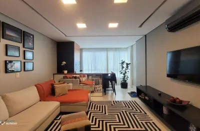 Apartamento 2 dorm. (1 suíte), 2 vagas, mobiliado e com eletros (porta fechada)