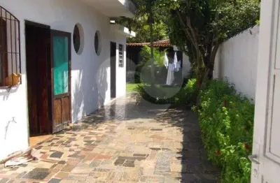 Casa Térrea à venda com 4 quartos, sendo 2 suítes, em Interlagos, São Paulo, SP