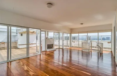 Cobertura à venda com 5 quartos, sendo 2 suítes, no condomínio Edifício Wimbledon Park, São Paulo - SP