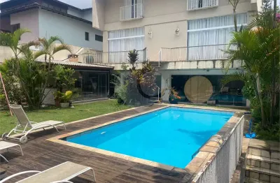 Casa com 4 quartos à venda na Rua Estuário, Chácara Monte Alegre, São Paulo