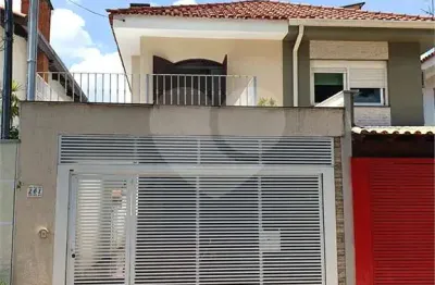 Sobrado à venda com 3 quartos, sendo 1 suíte, em Jardim Prudência, São Paulo, SP