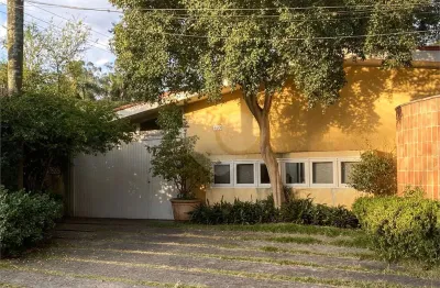 Casa de Vila à venda com 5 quartos, sendo 4 suítes, em Chácara Santo Antônio, São Paulo, SP